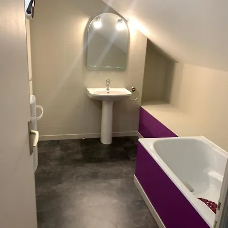 Les Chambrees De Sergine Bed and Breakfast 3*