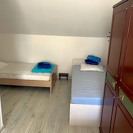 Les Chambrees De Sergine Bed & Breakfast