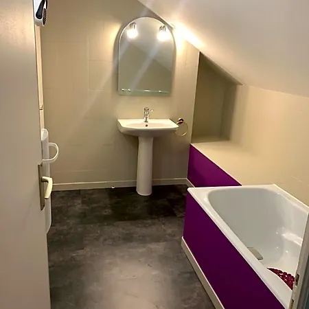 Les Chambrees De Sergine Bed & Breakfast 3*